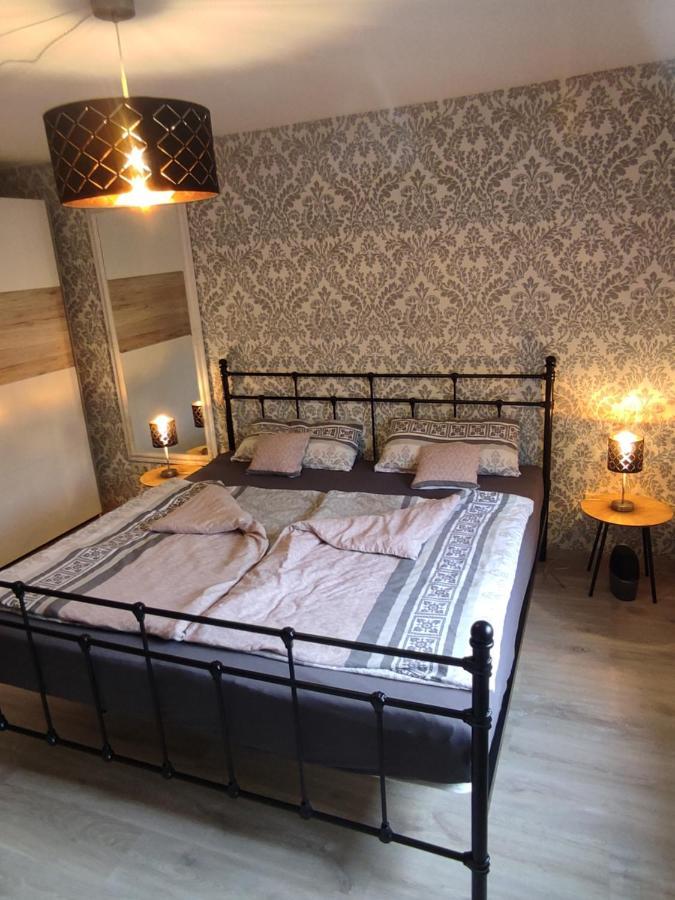 Zum Buchenblick Apartment Sankt Wendel Luaran gambar